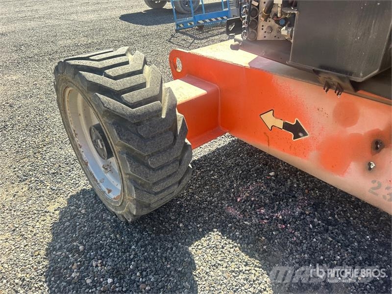 JLG 600AJ 4WD Diesel Articulating Boom Lift 관절형 전동이동 리프트