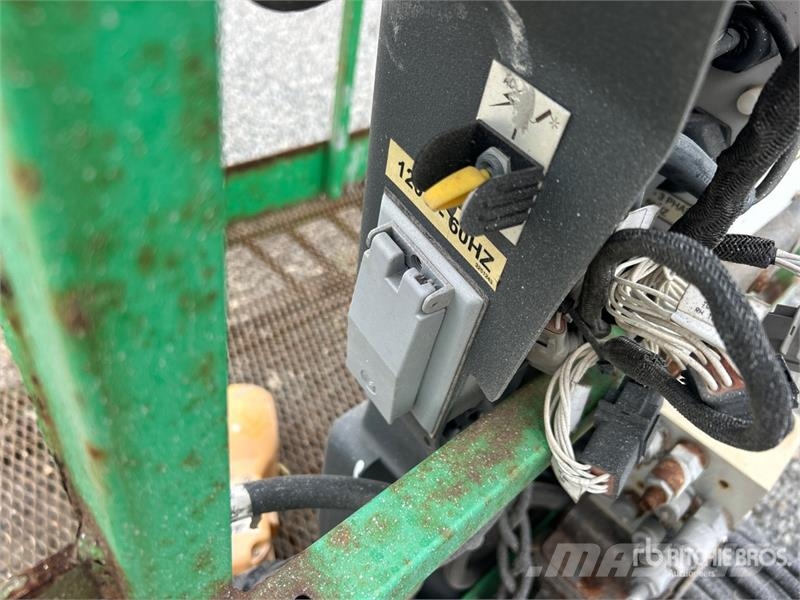 JLG 600AJ 4WD Diesel Articulating Boom Lift Kuukulkijat