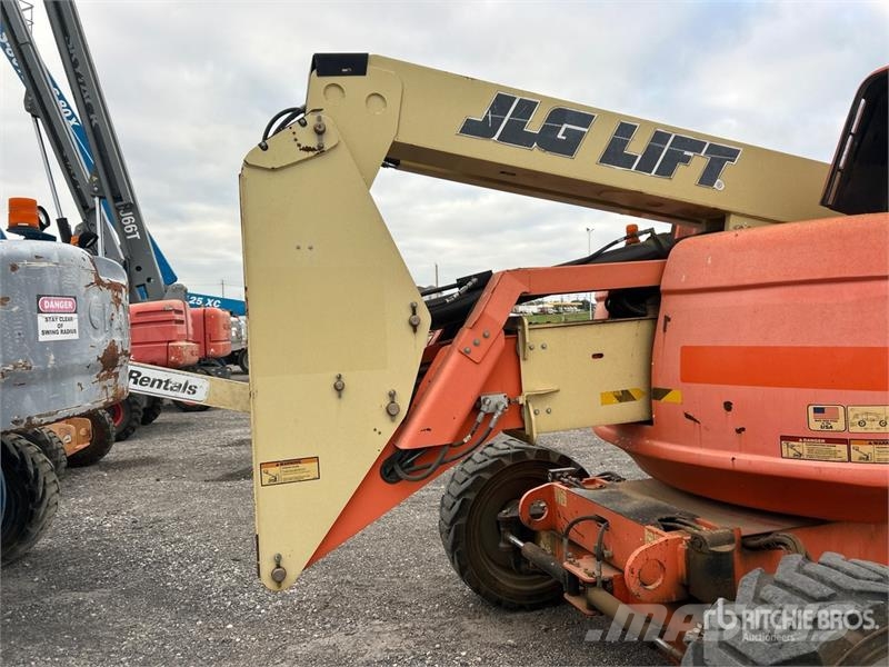 JLG 600AJ 4WD Diesel Articulating Boom Lift 관절형 전동이동 리프트