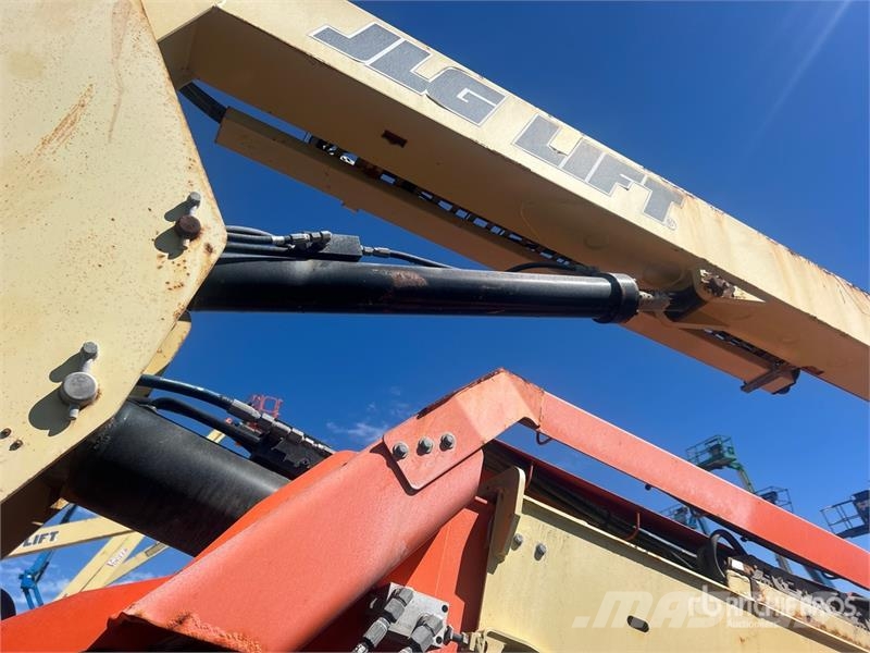 JLG 600AJ 4WD Diesel Articulating Boom Lift 관절형 전동이동 리프트