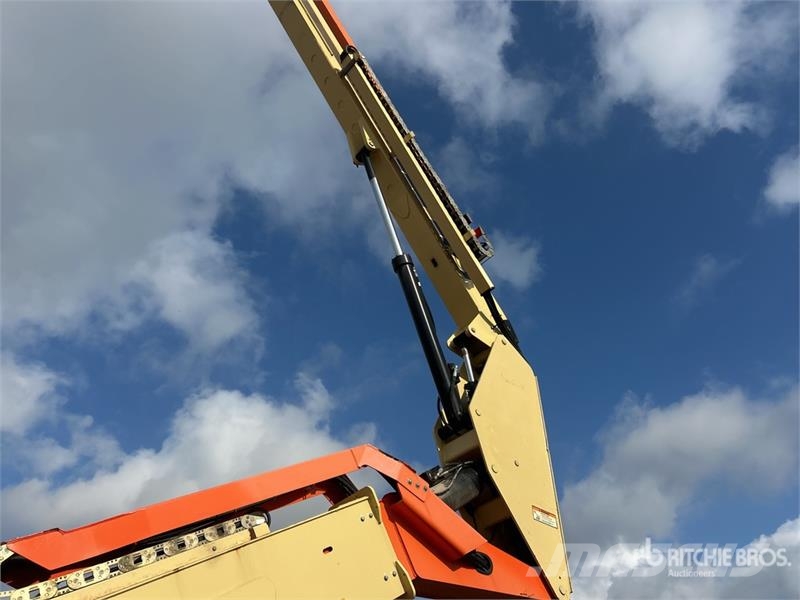 JLG 600AJ 4WD Diesel Articulating Boom Lift Knikarmhoogwerkers