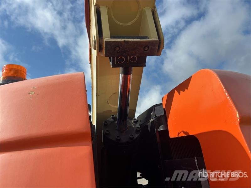 JLG 600AJ 4WD Diesel Articulating Boom Lift Knikarmhoogwerkers