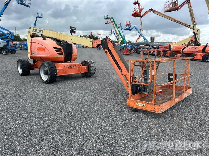 JLG 600AJ 4WD Diesel Articulating Boom Lift ブームリフト　屈伸型