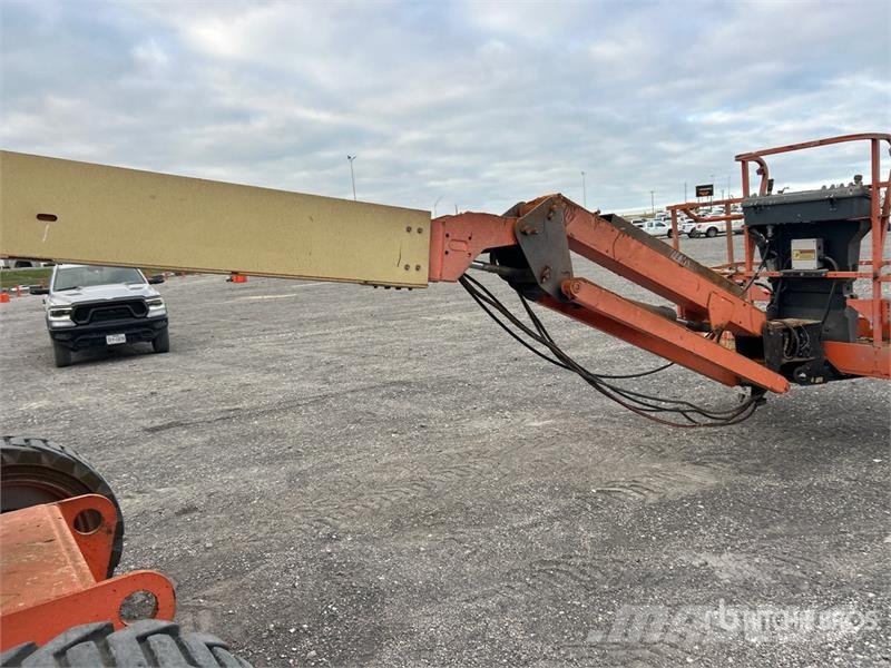 JLG 600AJ 4WD Diesel Articulating Boom Lift 관절형 전동이동 리프트
