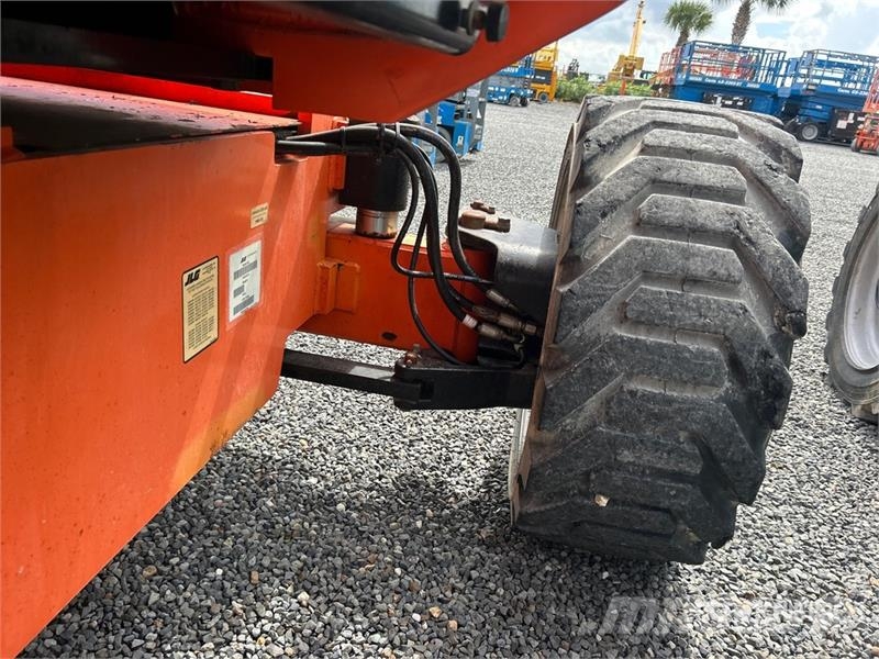 JLG 600AJ 4WD Diesel Articulating Boom Lift ブームリフト　屈伸型