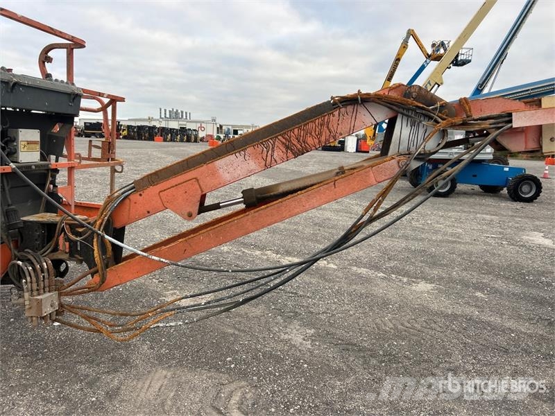 JLG 600AJ 4WD Diesel Articulating Boom Lift 관절형 전동이동 리프트