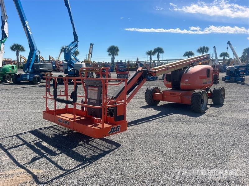 JLG 600AJ 4WD Diesel Articulating Boom Lift 관절형 전동이동 리프트