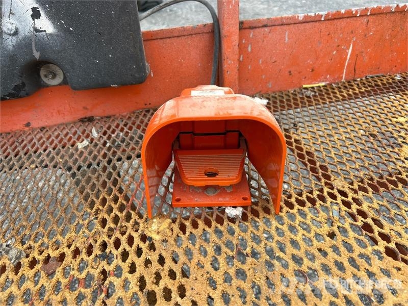 JLG 600AJ 4WD Diesel Articulating Boom Lift 관절형 전동이동 리프트