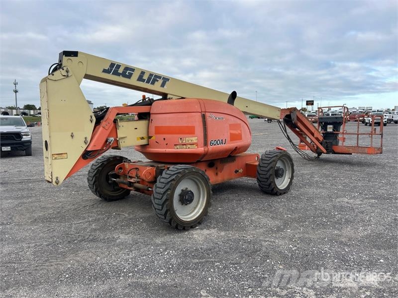 JLG 600AJ 4WD Diesel Articulating Boom Lift 관절형 전동이동 리프트
