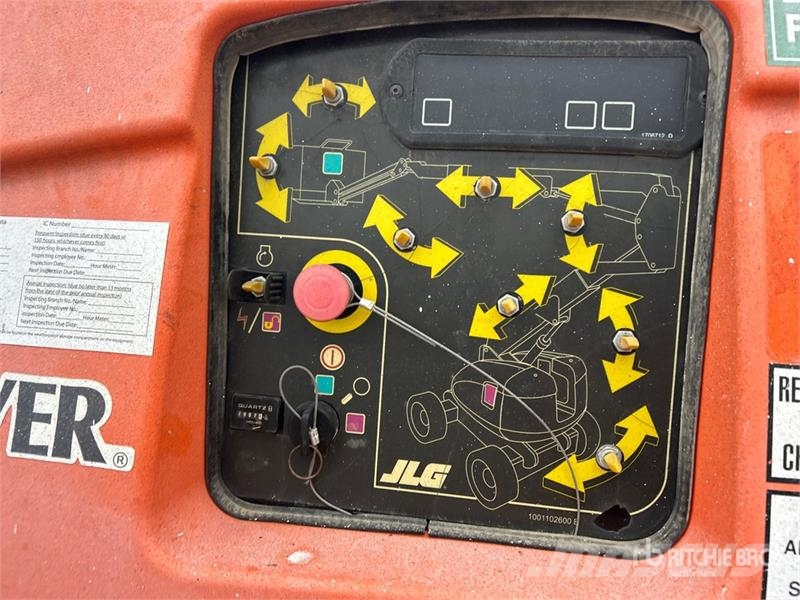 JLG 600AJ 4WD Diesel Articulating Boom Lift 관절형 전동이동 리프트