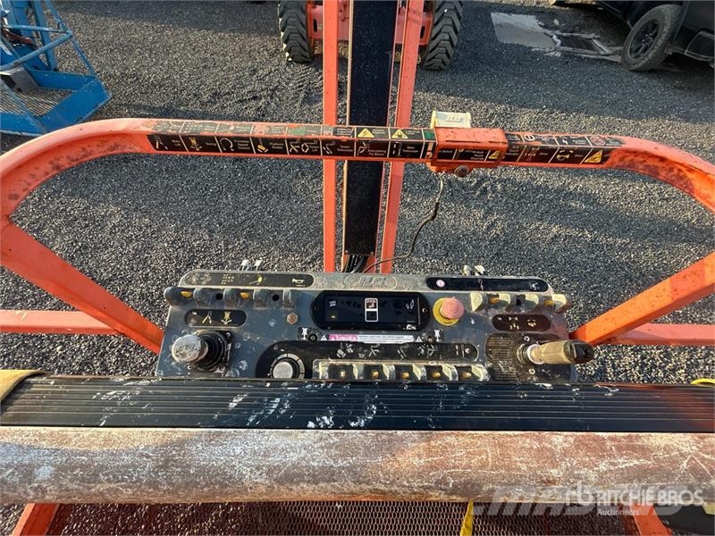 JLG 800 AJ 4WD Diesel Articulating Boom Lift Strēles pacēlāji