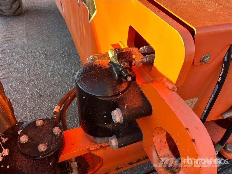 JLG 800 AJ 4WD Diesel Articulating Boom Lift Articulated boom lifts