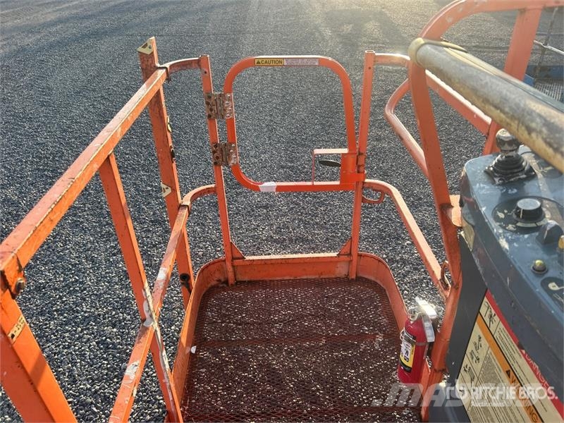 JLG 800 AJ 4WD Diesel Articulating Boom Lift Strēles pacēlāji