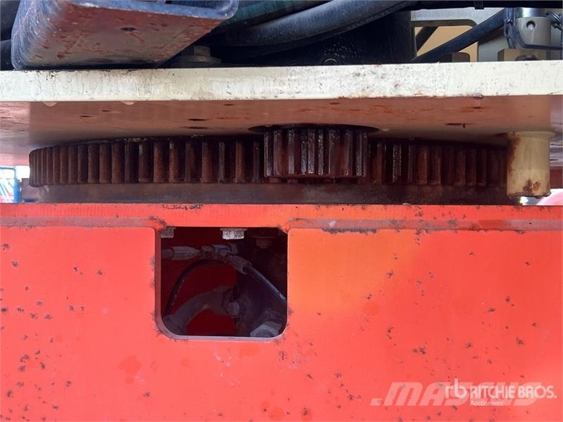 JLG 800 AJ 4WD Diesel Articulating Boom Lift Strēles pacēlāji