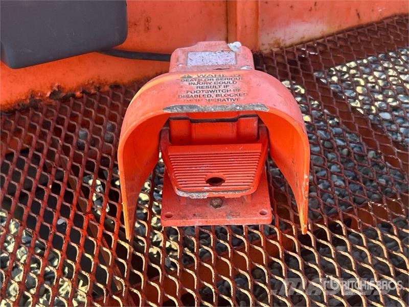 JLG 800 AJ 4WD Diesel Articulating Boom Lift Strēles pacēlāji