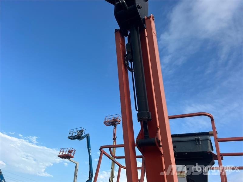 JLG 800 AJ 4WD Diesel Articulating Boom Lift Strēles pacēlāji