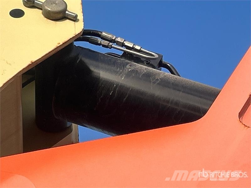 JLG 800 AJ 4WD Diesel Articulating Boom Lift Strēles pacēlāji