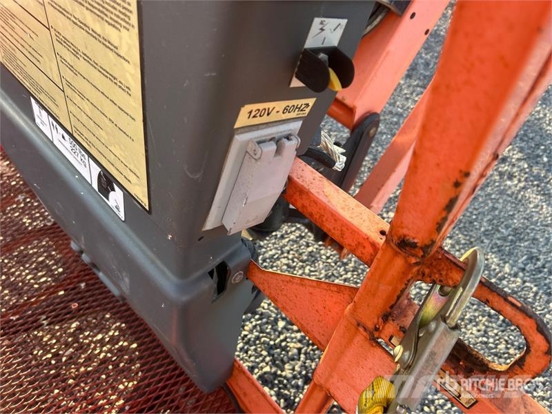 JLG 800 AJ 4WD Diesel Articulating Boom Lift Strēles pacēlāji
