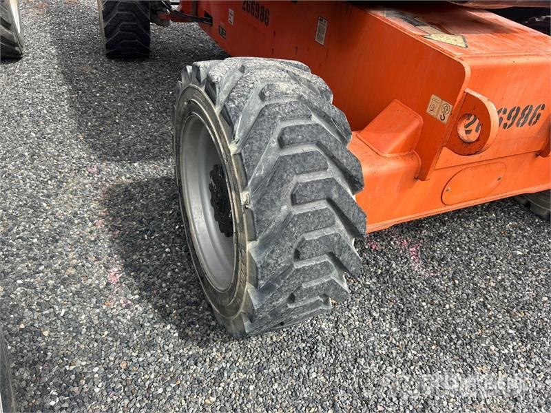 JLG 800AJ 4WD Diesel Articulating Boom Lift Articulated boom lifts