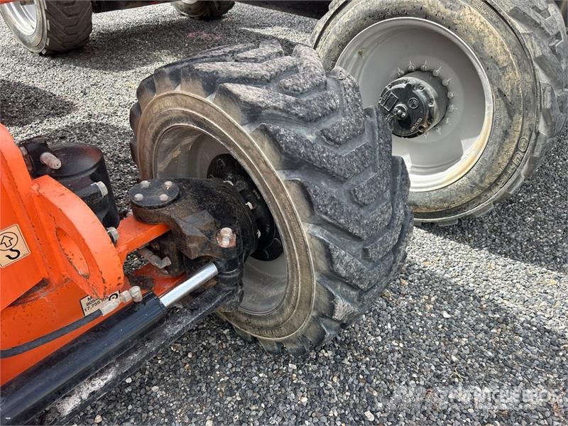 JLG 800AJ 4WD Diesel Articulating Boom Lift Articulated boom lifts