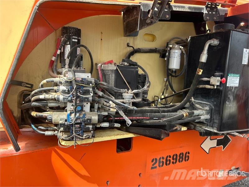 JLG 800AJ 4WD Diesel Articulating Boom Lift Articulated boom lifts
