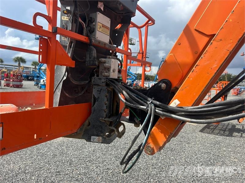 JLG 800AJ 4WD Diesel Articulating Boom Lift Articulated boom lifts