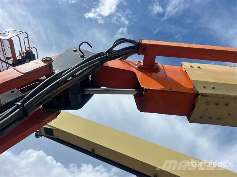 JLG 800AJ 4WD Diesel Articulating Boom Lift Articulated boom lifts