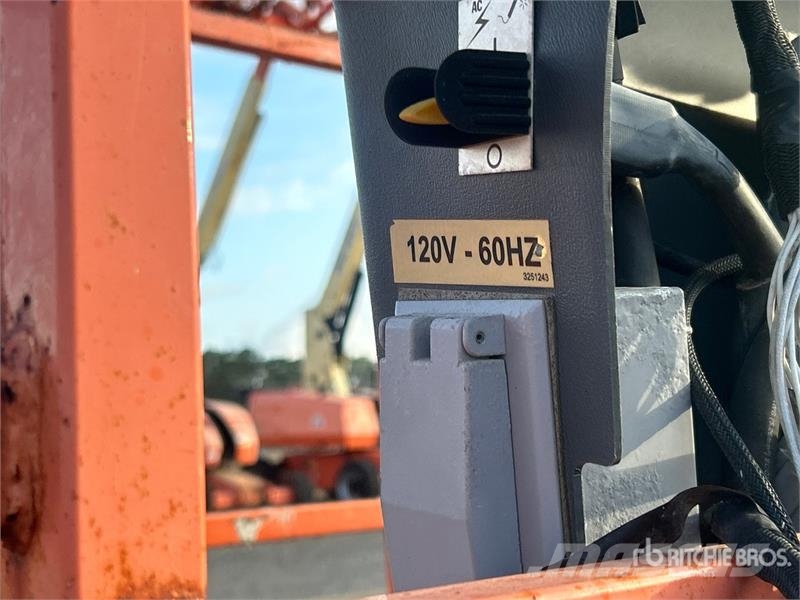 JLG 800AJ 4WD Diesel Articulating Boom Lift Elevadores braços articulados