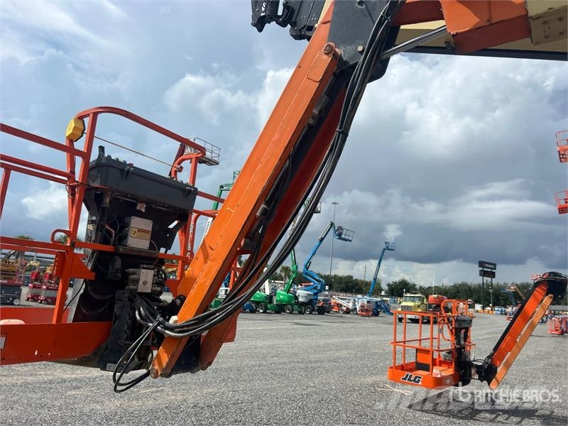 JLG 800AJ 4WD Diesel Articulating Boom Lift Articulated boom lifts