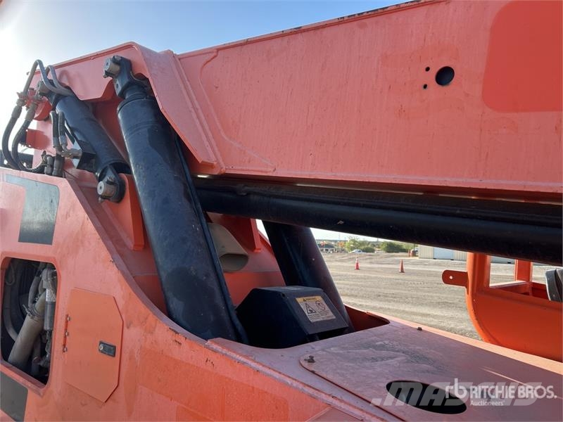 JLG 8042 Teleskopické manipulátory