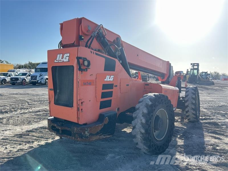 JLG 8042 Teleskopické manipulátory