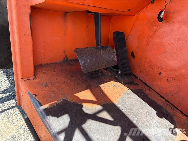 JLG 8042 Teleszkópos rakodók
