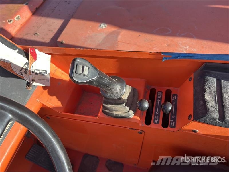 JLG 8042 Teleskopické manipulátory