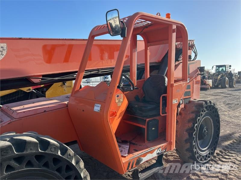 JLG 8042 Teleskopické manipulátory