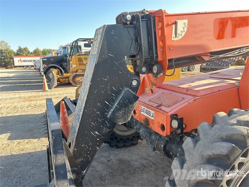 JLG 8042 Teleskopické manipulátory