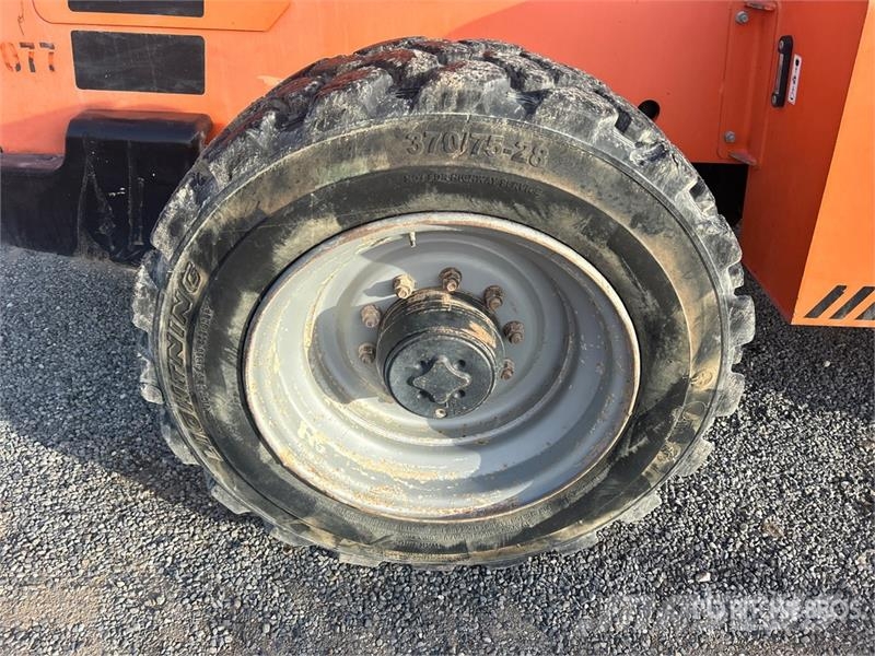 JLG 8042 Телескопические погрузчики