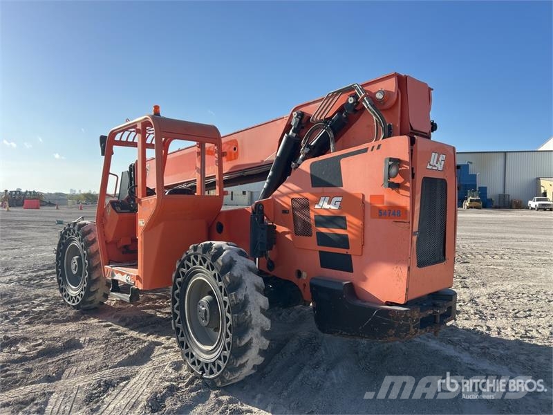JLG 8042 Teleskopické manipulátory