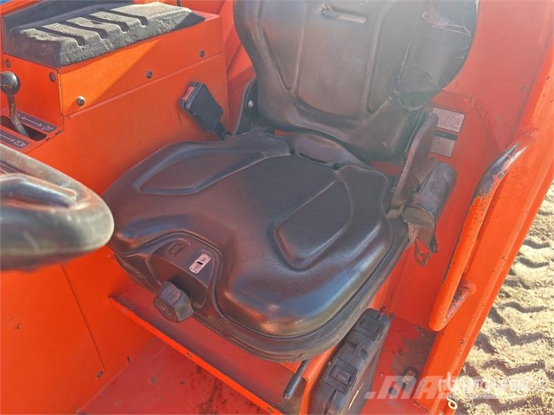 JLG 8042 Teleskopické manipulátory