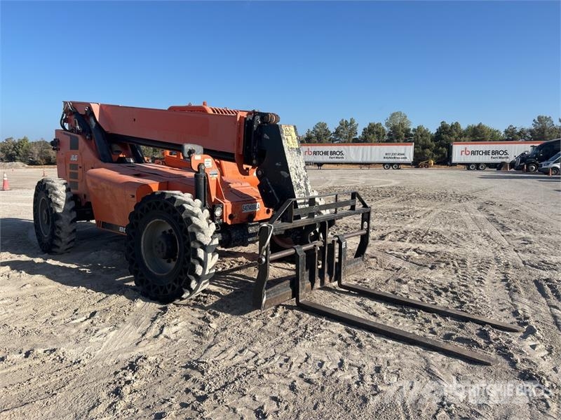 JLG 8042 Teleskopické manipulátory