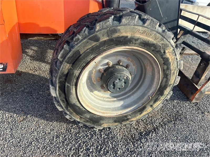 JLG 8042 Телескопические погрузчики