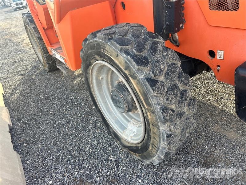 JLG 8042 Телескопические погрузчики