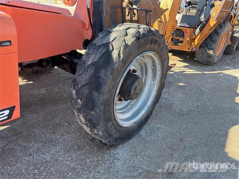 JLG 8042 텔러 핸들러