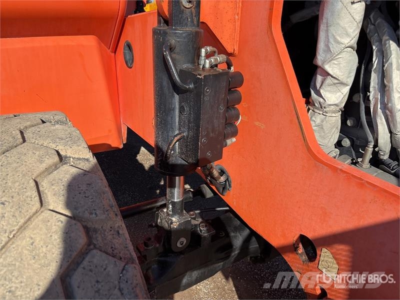 JLG 8042 텔러 핸들러