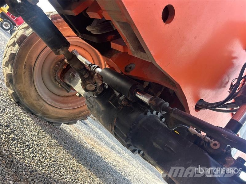 JLG 8042 Телескопические погрузчики