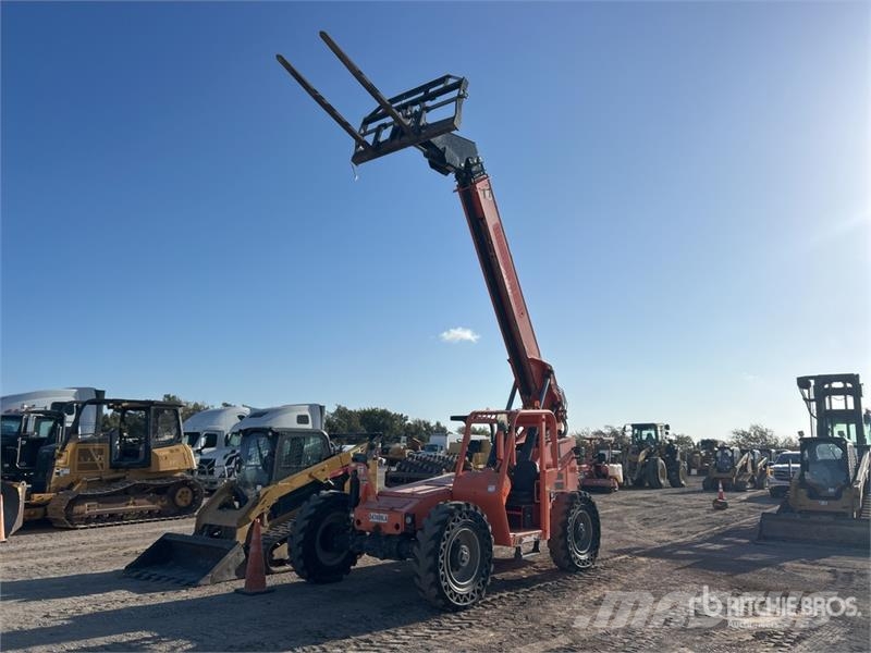 JLG 8042 Teleskopické manipulátory