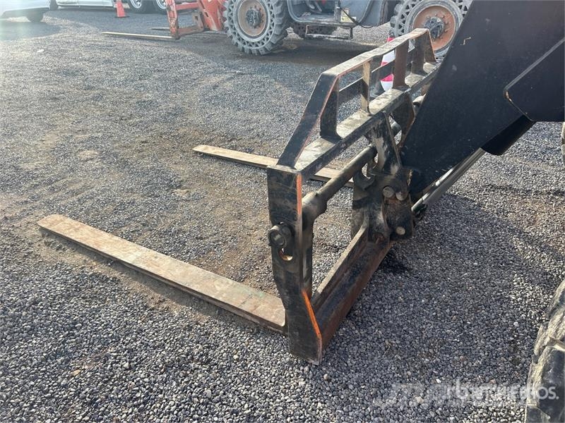 JLG 8042 Телескопические погрузчики