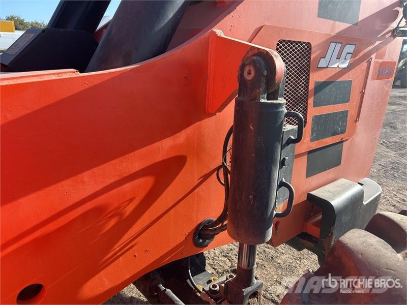 JLG 8042 Teleskopické manipulátory