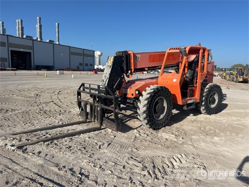 JLG 8042 Teleskopické manipulátory