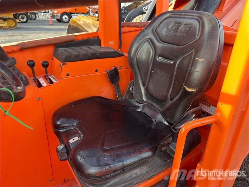 JLG 8042 Телескопические погрузчики