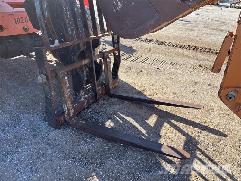 JLG 8042 텔러 핸들러